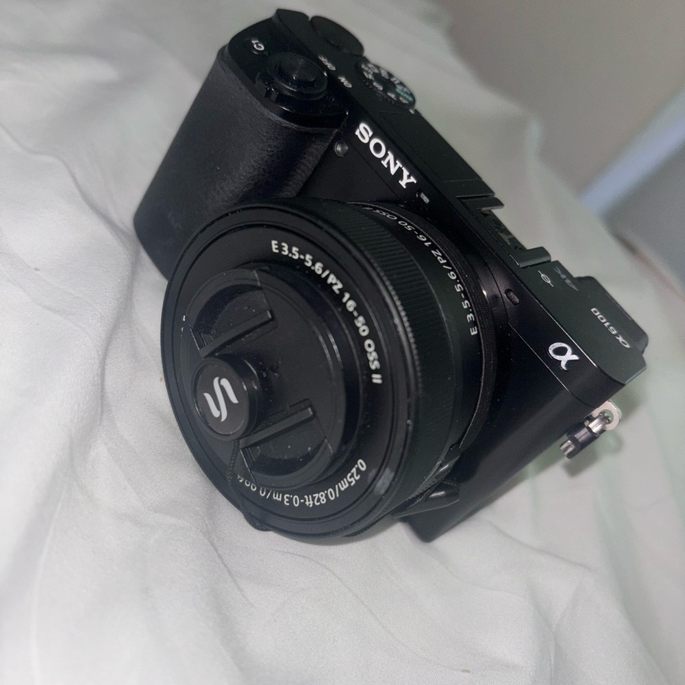 Sony Black Digital Camera with Interchangeable Lenses